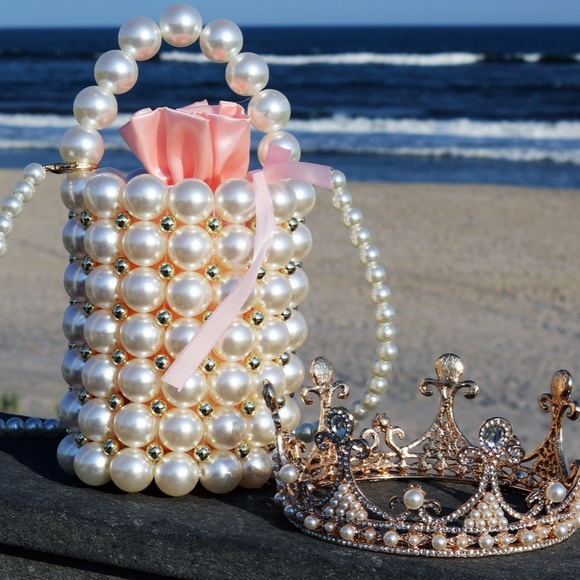 👑 Parisian Fleur de Lis Crystal & Pearl Crown - Picture 11 of 14
